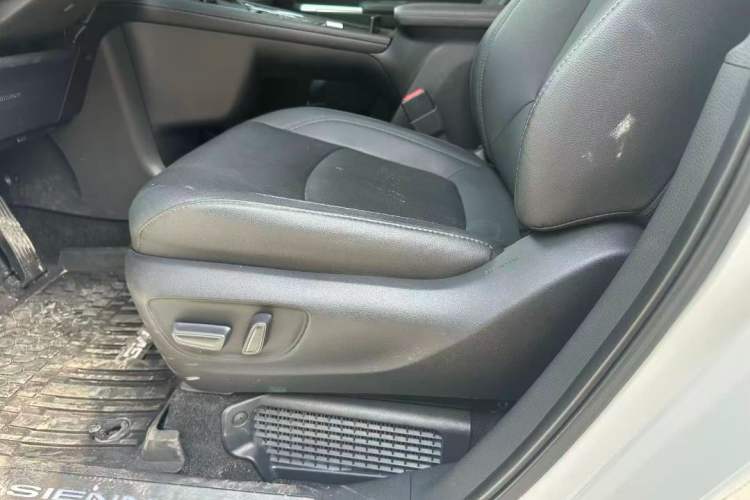Used Toyota SIENNA 2021 2.5L Hybrid Ultimate Edition Interior 1