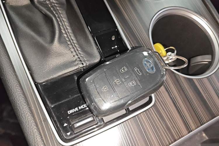 Used Toyota SIENNA 2021 2.5L Hybrid Platinum Edition Interior 1