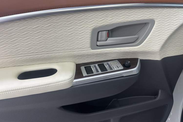 Used Toyota SIENNA 2021 2.5L Hybrid Comfort Edition Interior 10