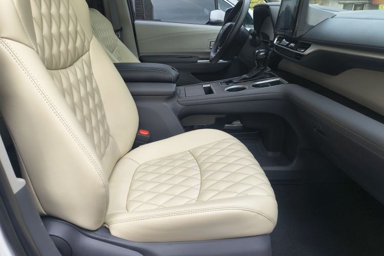 Used Toyota SIENNA 2021 2.5L Hybrid Comfort Edition Interior 10