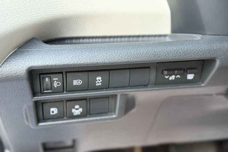 Used Toyota SIENNA 2021 2.5L Hybrid Ultimate Edition Interior 11