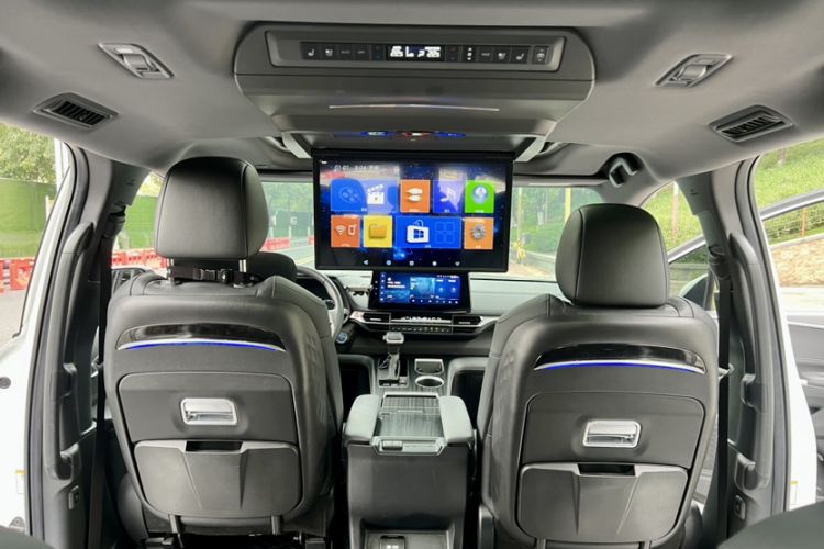 Used Toyota SIENNA 2021 2.5L Hybrid Ultimate Edition Interior 12