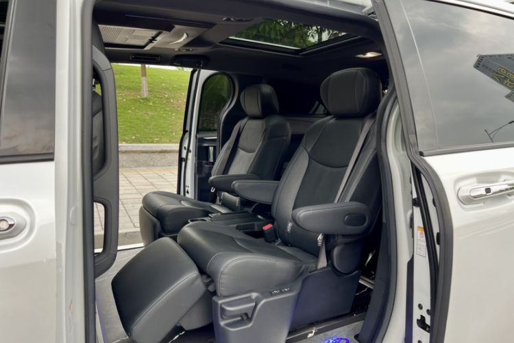 Used Toyota SIENNA 2021 2.5L Hybrid Ultimate Edition Interior 13