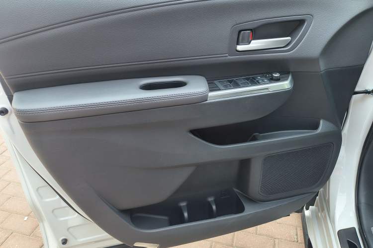 Used Toyota SIENNA 2021 2.5L Hybrid Premium Edition Interior 13