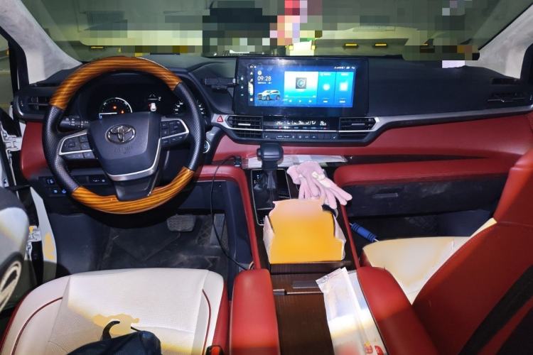 Used Toyota SIENNA 2021 2.5L Hybrid Comfort Edition Interior 2