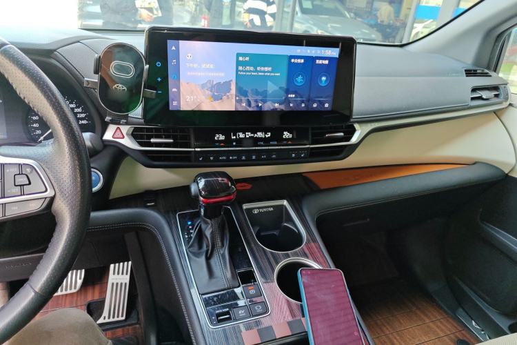 Used Toyota SIENNA 2021 2.5L Hybrid Premium Edition Interior 2