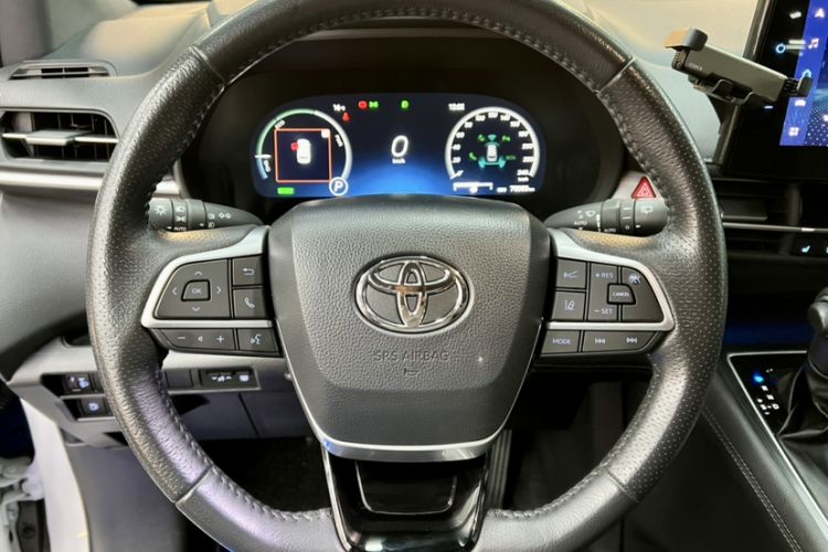 Used Toyota SIENNA 2021 2.5L Hybrid Ultimate Edition Interior 2