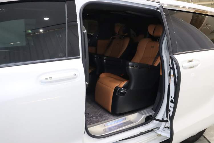 Used Toyota SIENNA 2021 2.5L Hybrid Comfort Edition Interior 2
