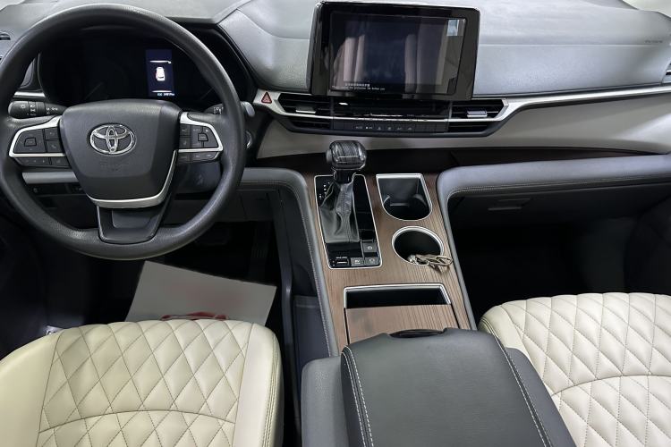 Used Toyota SIENNA 2021 2.5L Hybrid Comfort Edition Interior 2