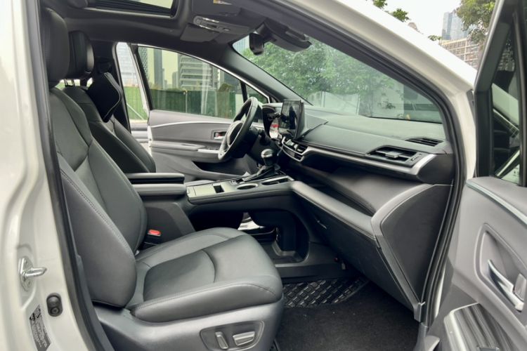 Used Toyota SIENNA 2021 2.5L Hybrid Ultimate Edition Interior 2