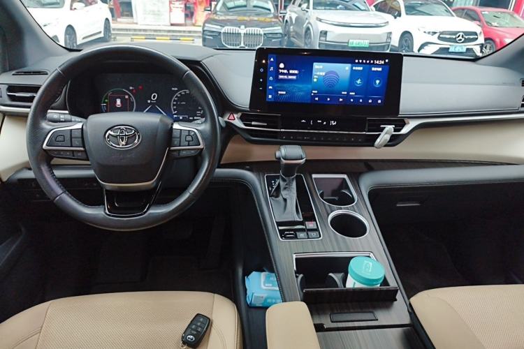 Used Toyota SIENNA 2021 2.5L Hybrid Ultimate Edition Interior 2
