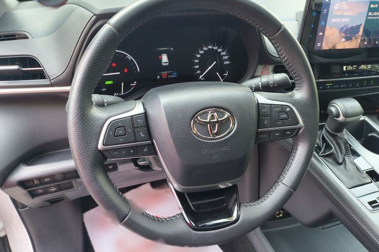 Used Toyota SIENNA 2021 2.5L Hybrid Premium Edition Interior 2
