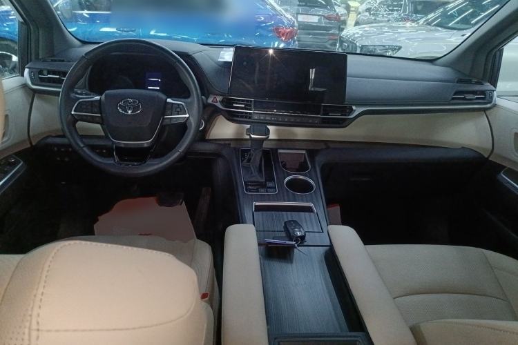 Used Toyota SIENNA 2021 2.5L Hybrid Premium Edition Interior 2