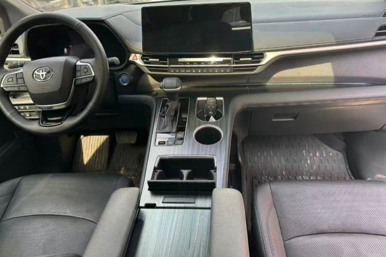 Used Toyota SIENNA 2021 2.5L Hybrid Ultimate Edition Interior 3