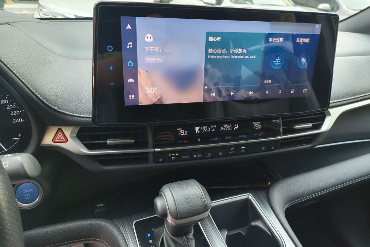Used Toyota SIENNA 2021 2.5L Hybrid Premium Edition Interior 3