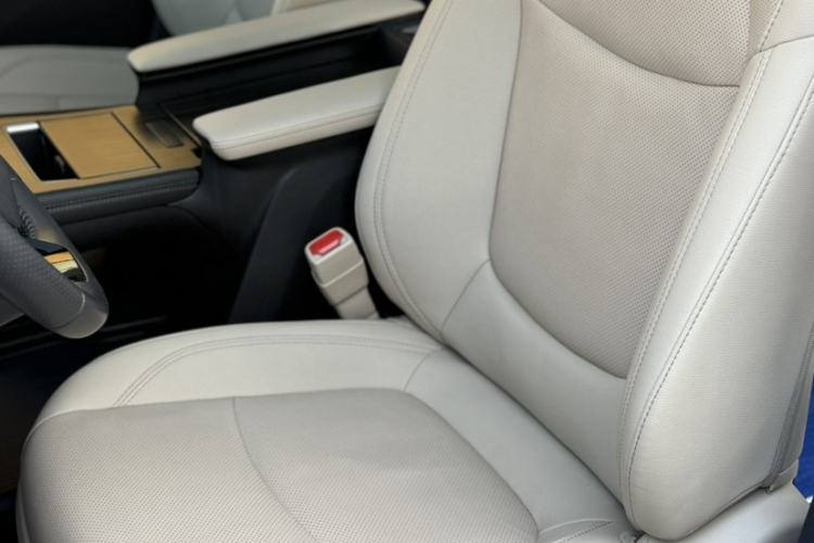 Used Toyota SIENNA 2021 2.5L Hybrid Ultimate Edition Interior 4