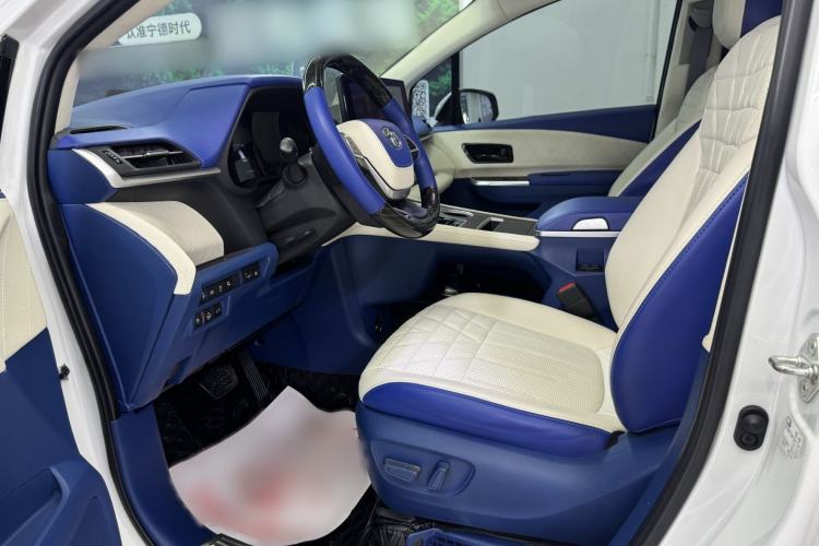 Used Toyota SIENNA 2021 2.5L Hybrid Comfort Edition Interior 4