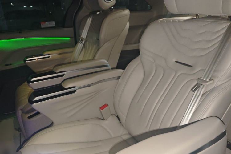 Used Toyota SIENNA 2021 2.5L Hybrid Comfort Edition Interior 4