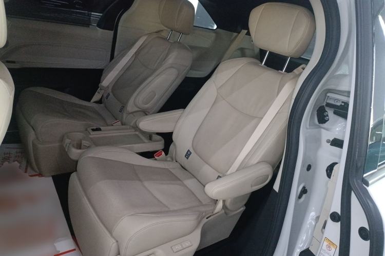 Used Toyota SIENNA 2021 2.5L Hybrid Premium Edition Interior 4