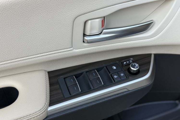 Used Toyota SIENNA 2021 2.5L Hybrid Ultimate Edition Interior 5