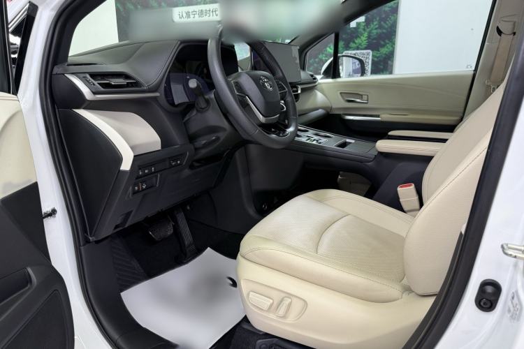 Used Toyota SIENNA 2021 2.5L Hybrid Ultimate Edition Interior 5