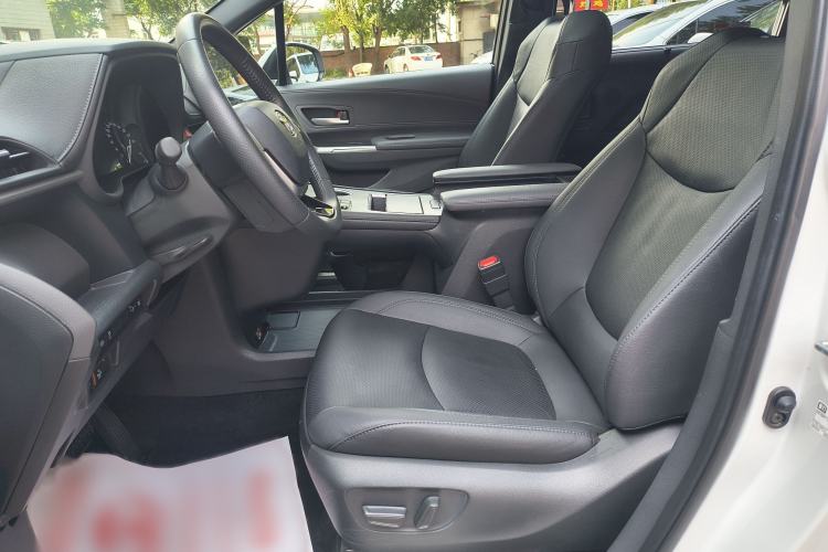 Used Toyota SIENNA 2021 2.5L Hybrid Premium Edition Interior 5