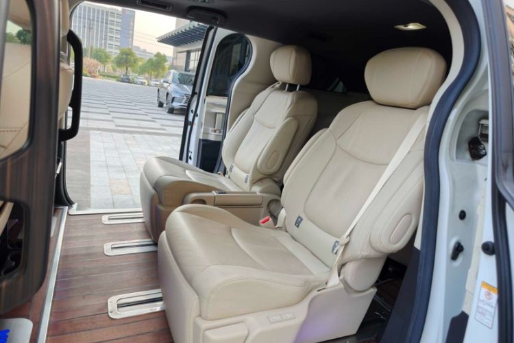 Used Toyota SIENNA 2021 2.5L Hybrid Premium Edition Interior 6