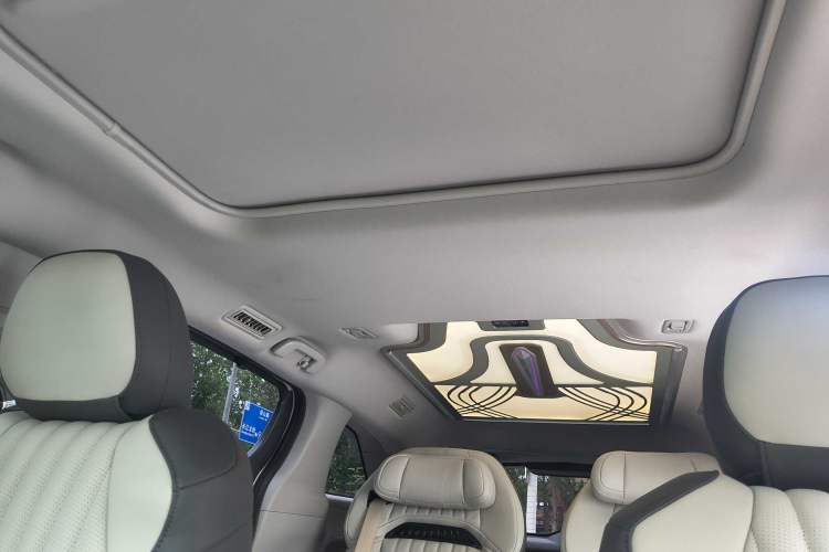 Used Toyota SIENNA 2021 2.5L Hybrid Comfort Edition Interior 7