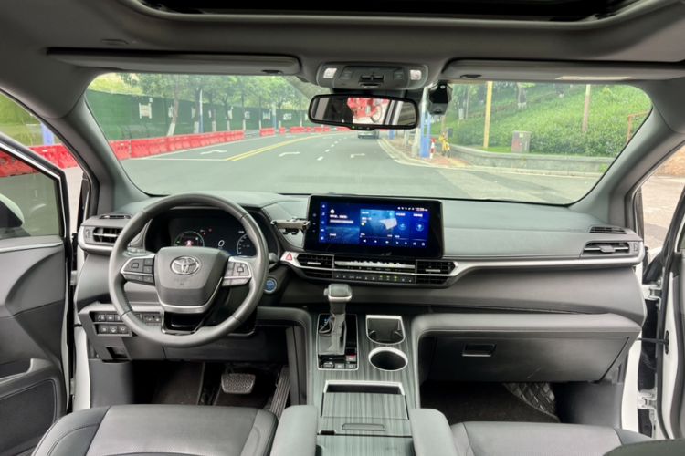 Used Toyota SIENNA 2021 2.5L Hybrid Ultimate Edition Interior 7