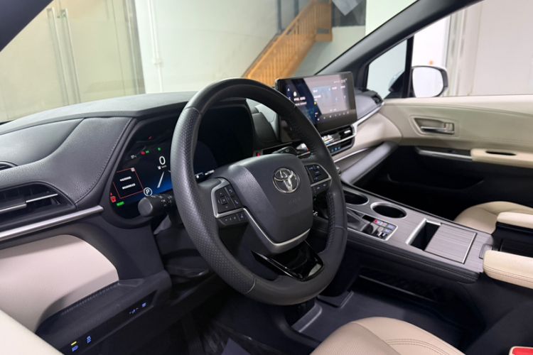 Used Toyota SIENNA 2021 2.5L Hybrid Ultimate Edition Interior 7