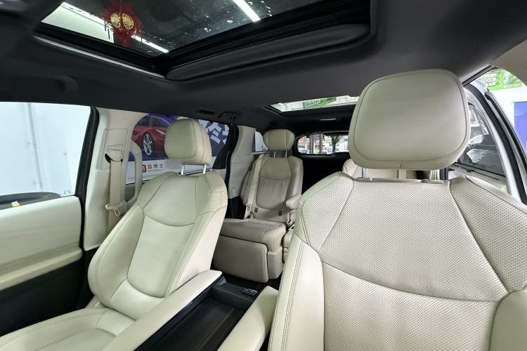 Used Toyota SIENNA 2021 2.5L Hybrid Ultimate Edition Interior 7