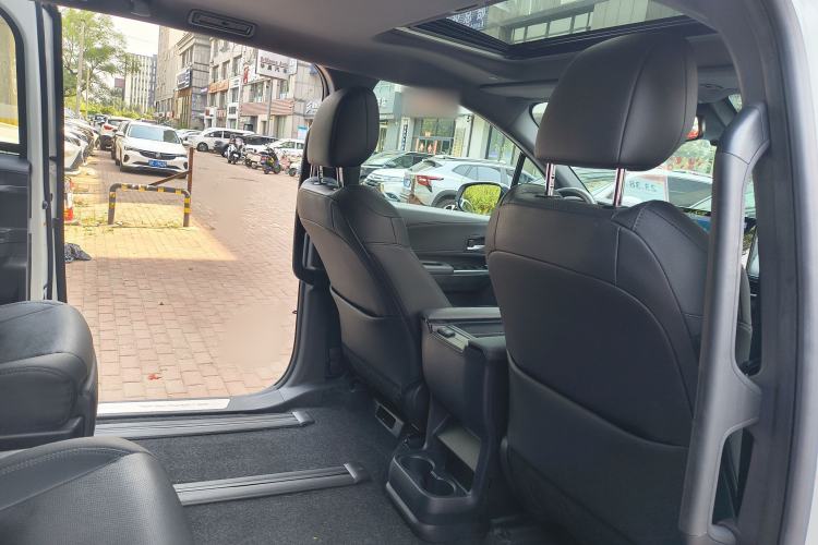 Used Toyota SIENNA 2021 2.5L Hybrid Premium Edition Interior 7