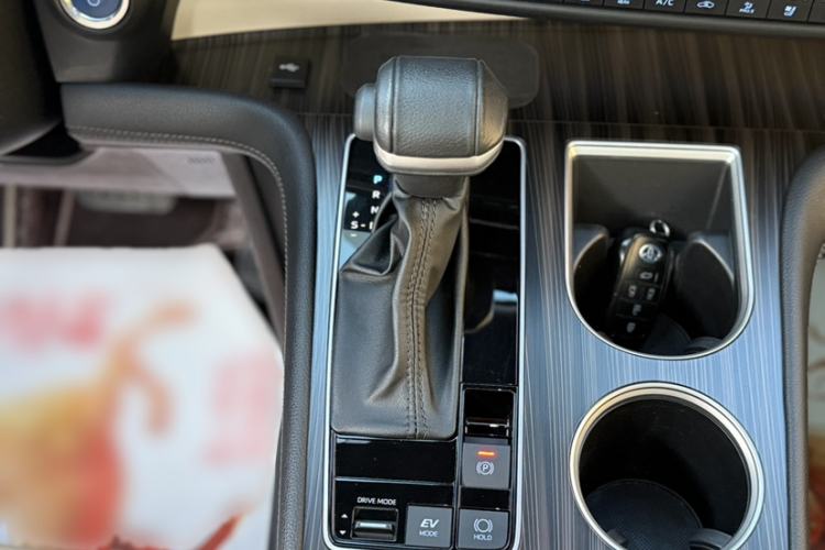 Used Toyota SIENNA 2021 2.5L Hybrid Ultimate Edition Interior 8