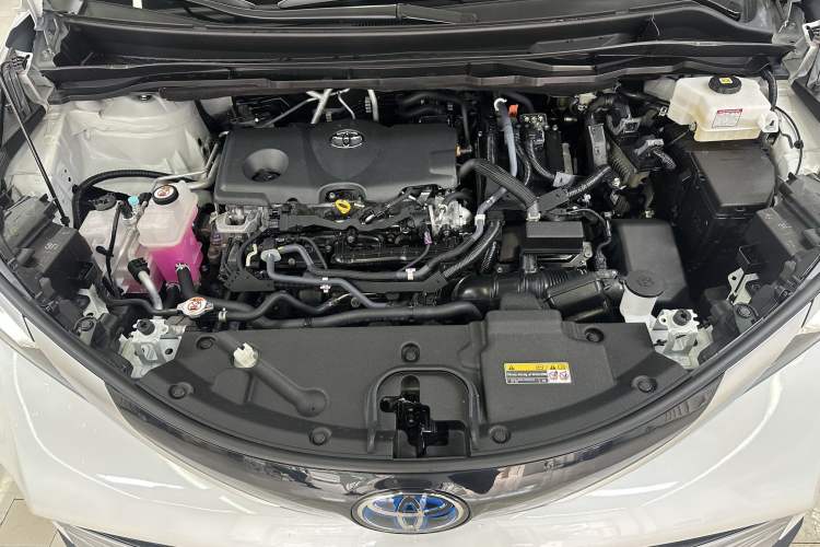 Used Toyota SIENNA 2021 2.5L Hybrid Platinum Edition Interior 8