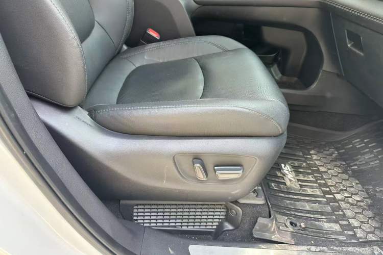 Used Toyota SIENNA 2021 2.5L Hybrid Ultimate Edition Interior 9