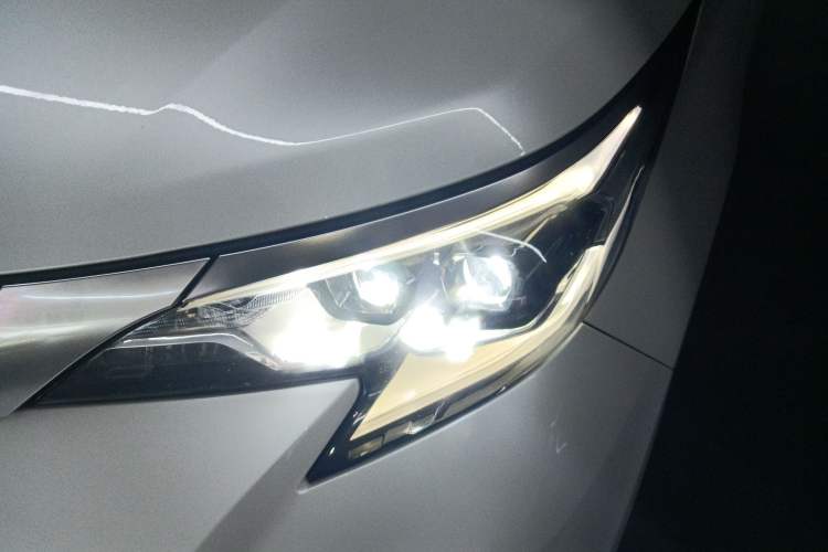 Used Toyota SIENNA 2021 2.5L Hybrid Platinum Edition Left Front Headlight