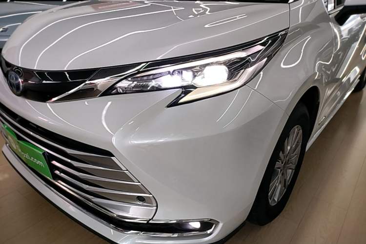 Used Toyota SIENNA 2021 2.5L Hybrid Comfort Edition Left Front Headlight