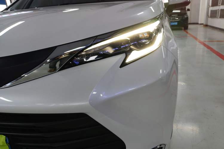 Used Toyota SIENNA 2021 2.5L Hybrid Comfort Edition Left Front Headlight