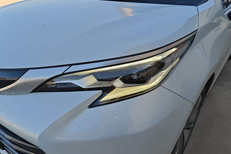 Used Toyota SIENNA 2021 2.5L Hybrid Premium Edition Left Front Headlight