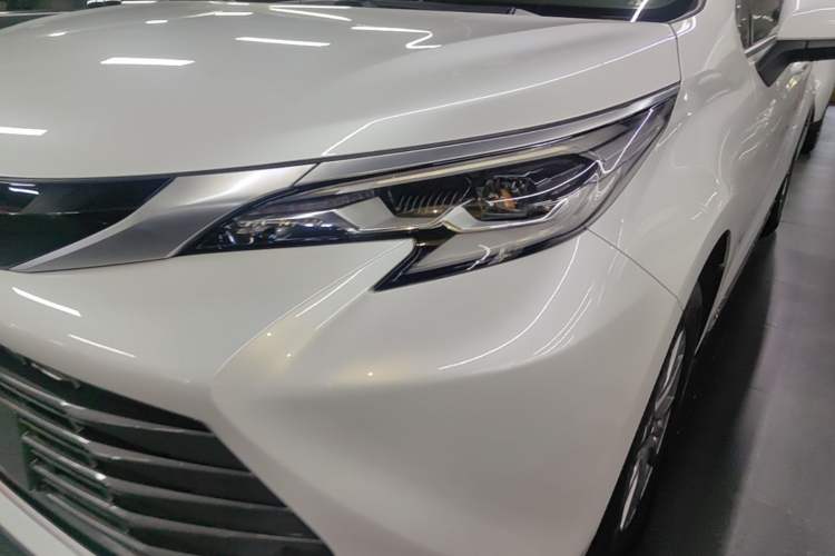 Used Toyota SIENNA 2021 2.5L Hybrid Premium Edition Left Front Headlight