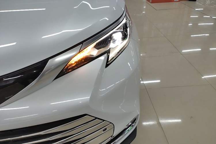 Used Toyota SIENNA 2021 2.5L Hybrid Ultimate Edition Left Front Headlight