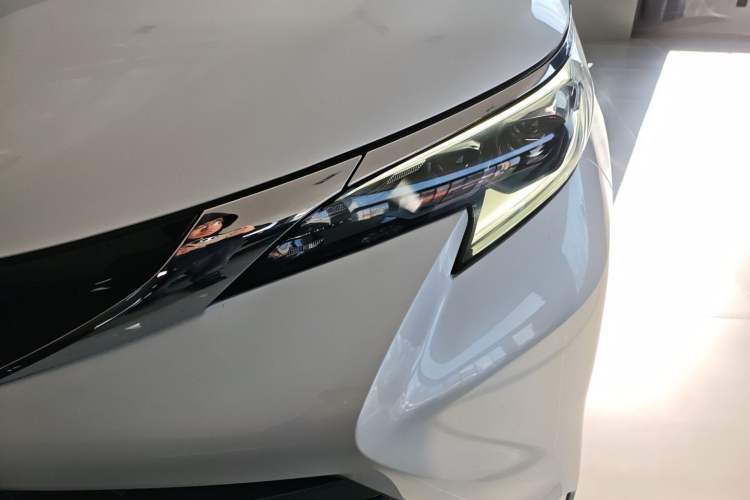 Used Toyota SIENNA 2021 2.5L Hybrid Comfort Edition Left Front Headlight