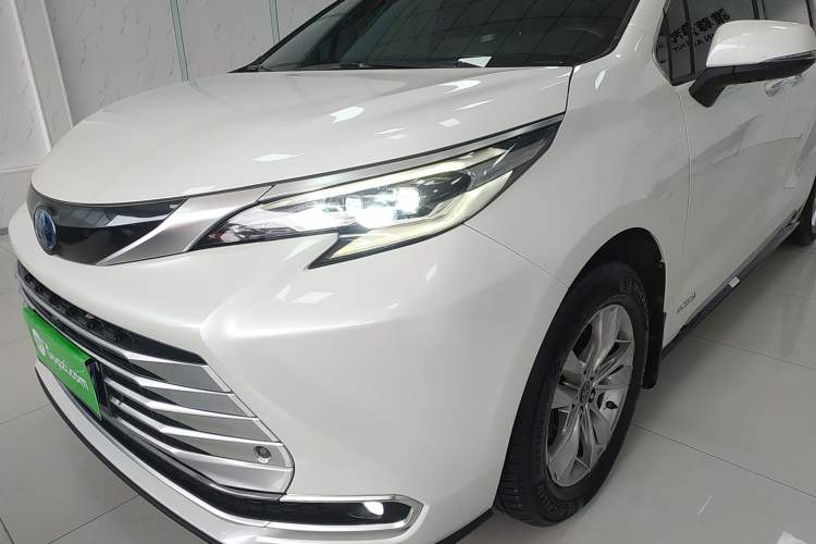 Used Toyota SIENNA 2021 2.5L Hybrid Platinum Edition Left Front Headlight