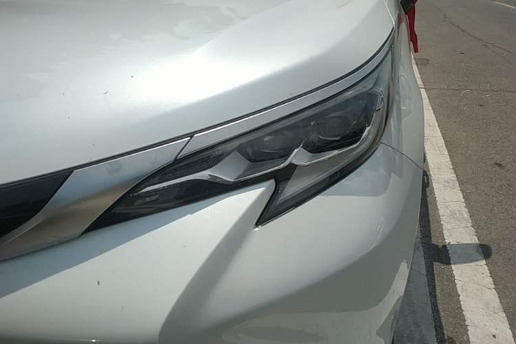 Used Toyota SIENNA 2021 2.5L Hybrid Platinum Edition Left Front Headlight
