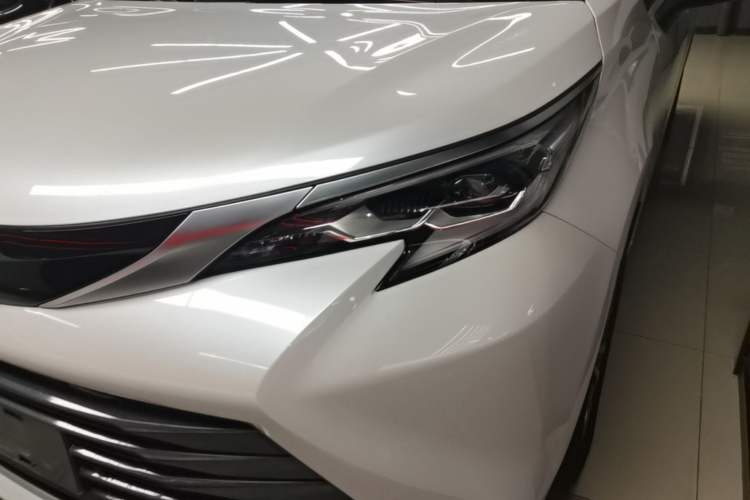 Used Toyota SIENNA 2021 2.5L Hybrid Ultimate Edition Left Front Headlight