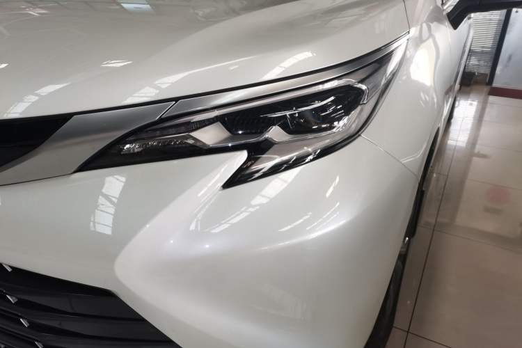 Used Toyota SIENNA 2021 2.5L Hybrid Premium Edition Left Front Headlight