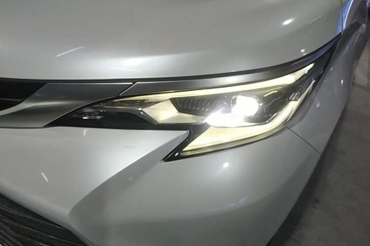 Used Toyota SIENNA 2021 2.5L Hybrid Ultimate Edition Left Front Headlight