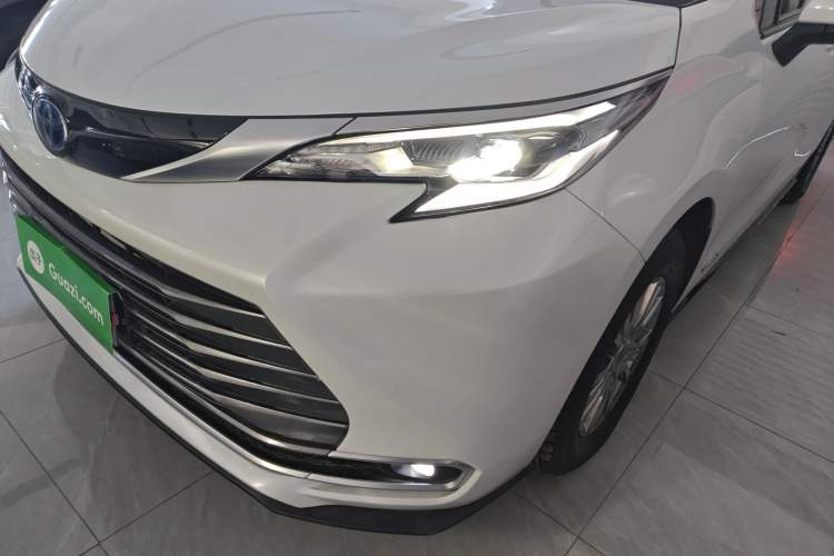 Used Toyota SIENNA 2021 2.5L Hybrid Premium Edition Left Front Headlight