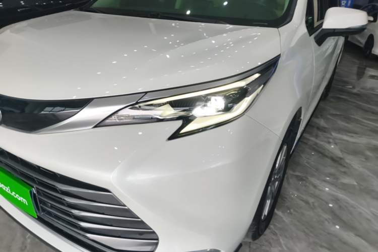 Used Toyota SIENNA 2021 2.5L Hybrid Luxury Edition Left Front Headlight