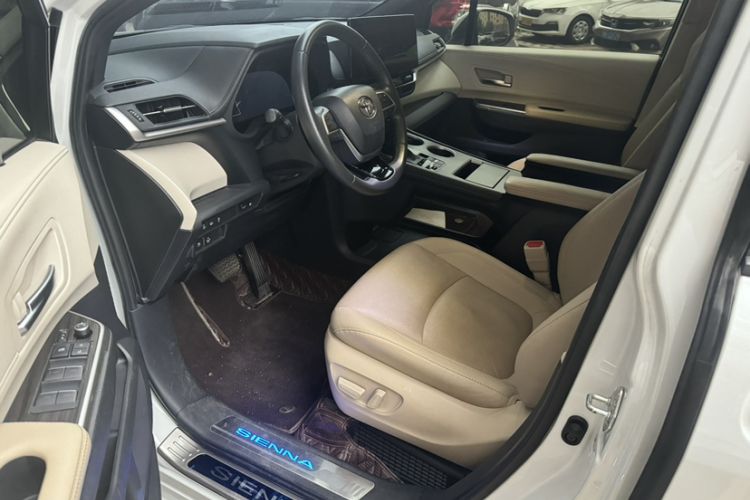 Used Toyota SIENNA 2021 2.5L Hybrid Ultimate Edition Left Front Seat